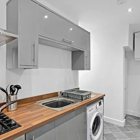 民宿 Beautifully Refurbished House In Ls9! 利兹